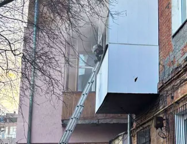 У Вінниці під час пожежі врятували 86-річного чоловіка