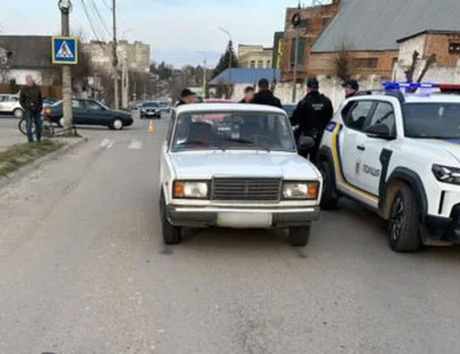 На Хмельниччині водій збив дитину на пішохідному переході: хлопчик у важкому стані