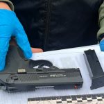 На Хмельниччині затримали чоловіка за незаконний продаж переробленої зброї