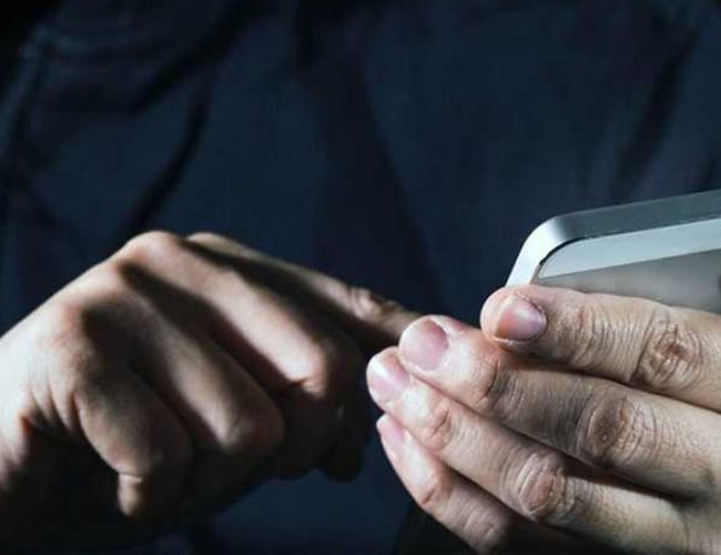 На Хмельниччині пенсіонерка втратила понад 415 тисяч через шахраїв