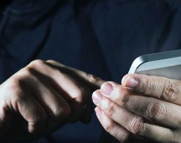 На Хмельниччині пенсіонерка втратила понад 415 тисяч через шахраїв
