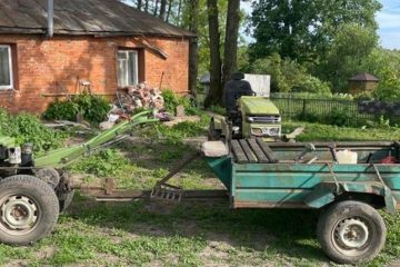 На Хмельниччині жінка постраждала в аварії з мотоблоком