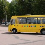 На Хмельниччині громади отримали 15 нових шкільних автобусів
